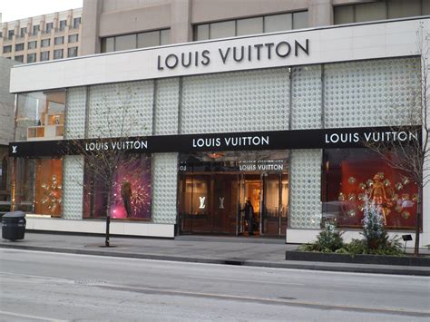 Find Louis Vuitton Stores in Canada .